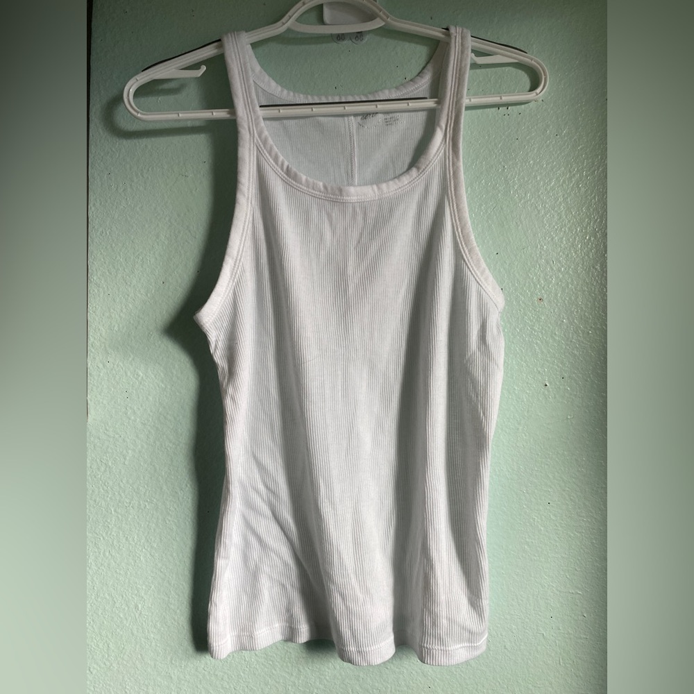 White aerie tank top. Size l
